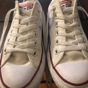 Women’s Canvas Converse tennis shoes